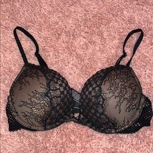 Bombshell plunge 32A